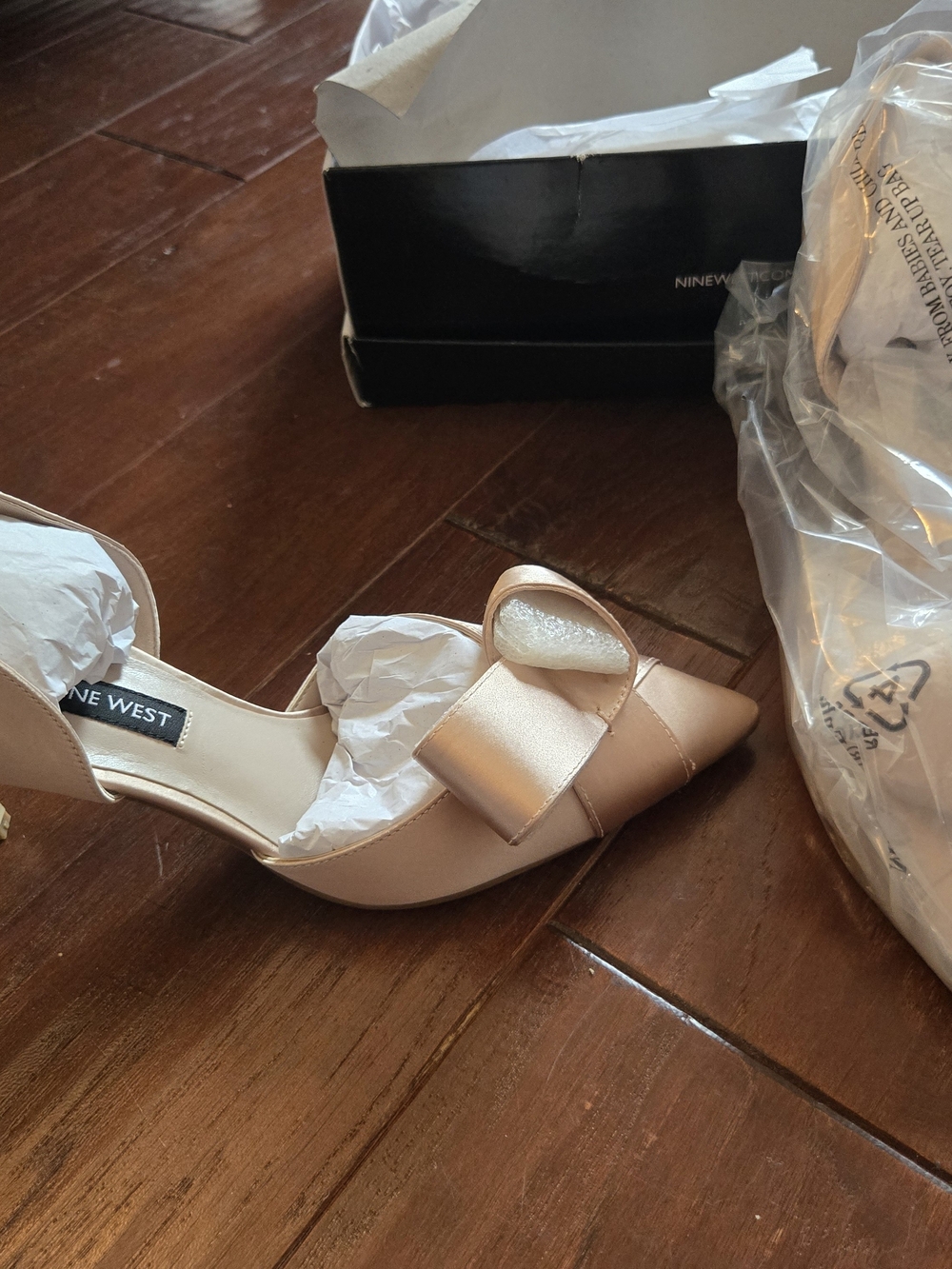 Nine West Women's Blush Satin Pointed-Toe D'Orsay Flats - Picture 2 of 2